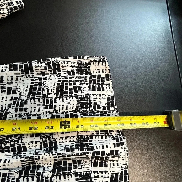 Sere Nada Women’s Size 18 Black White Pleated Button Blouse Stretch Artsy Career - Picture 8 of 12